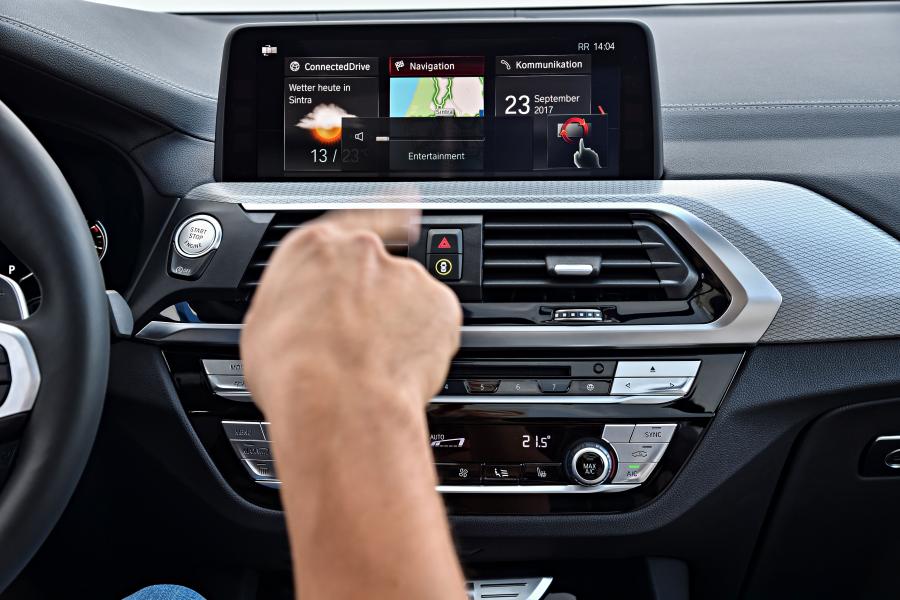 Детали интерьера BMW X3 M40i (G01) 2017 года  (WW) (фото 140 из 184)